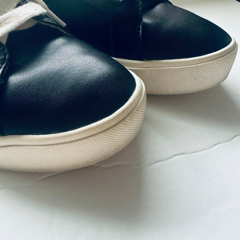 **CLOSET CLEAR OUT** Sam Edelman Ethyl Low Top Sneaker - 9 - Picture 6 of 10